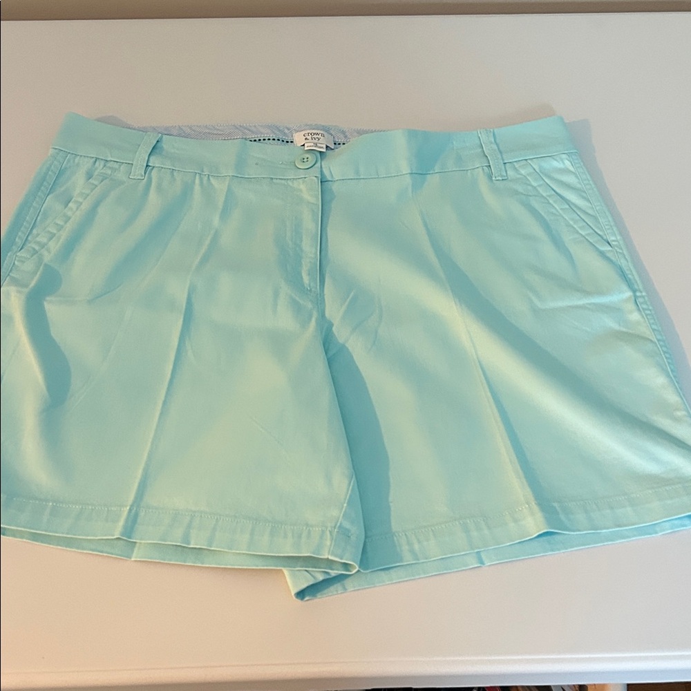 Crown & Ivy Light Blue Women's Shorts Caroline 7” - size 16
